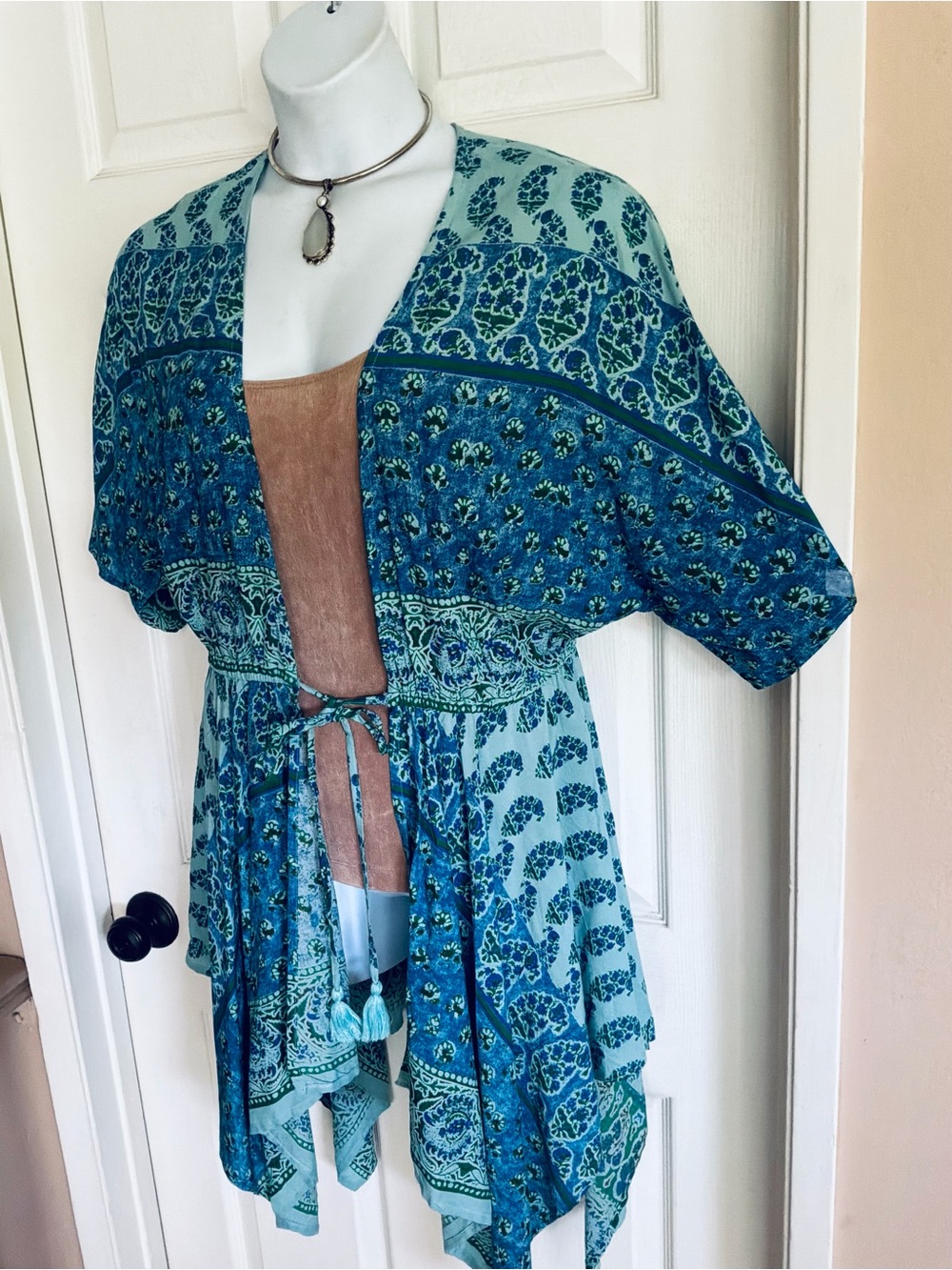 NWOT..TIENDA HO..boho top